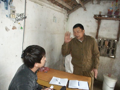 Cưỡng ép làm từ thiện và án phạt “chuồng tiêu” - 1