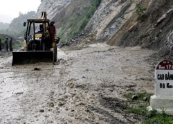 8 người chết và mất tích vì mưa lũ ở Bắc Kạn - 4