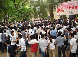 Bill Gates trong vòng vây của sinh viên - 8