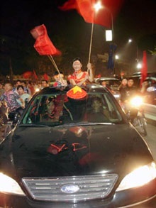 Vỡ oà chiến thắng - 2 Vỡ oà chiến thắng - 2