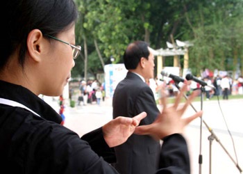 Ngày hội của tình yêu thương - 1 Ngày hội của tình yêu thương - 1