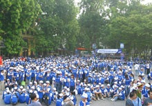 Đi bộ vì trẻ em nghèo hiếu học - 2