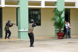 Tổng diễn tập chống khủng bố và giải thoát con tin - 2 Tổng diễn tập chống khủng bố và giải thoát con tin - 2