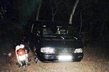 Bắt quả tang một chủ tịch xã “tiếp dân” trong đêm - 1