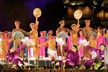Đêm lung linh sắc màu văn hoá - 1 Đêm lung linh sắc màu văn hoá - 1