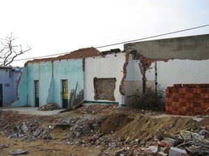 Hàng chục ngàn sinh viên "bơ vơ" sau bão Xangsane - 1 Hàng chục ngàn sinh viên "bơ vơ" sau bão Xangsane - 1