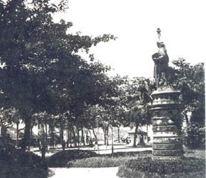 Hà Nội từng có tượng Thần Tự Do trên nóc Tháp Rùa - 1