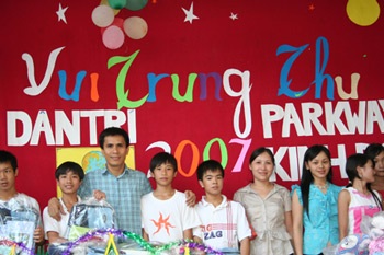 Niềm vui trung thu cho trẻ mồ côi - 14 Niềm vui trung thu cho trẻ mồ côi - 14