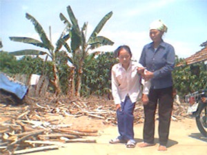 Nghị lực vươn lên của cô học trò nhỏ - 1