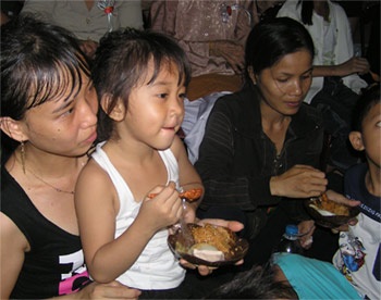 Chuyện về chiếc bánh chưng kỷ lục Việt Nam - 1