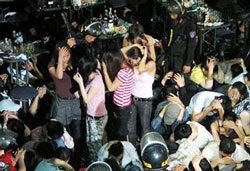 10 sự kiện xôn xao dư luận năm 2007 - 1 10 sự kiện xôn xao dư luận năm 2007 - 1