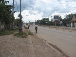 Bụi “tra tấn” dân gần nơi xây khu đô thị mới - 2 Bụi “tra tấn” dân gần nơi xây khu đô thị mới - 2