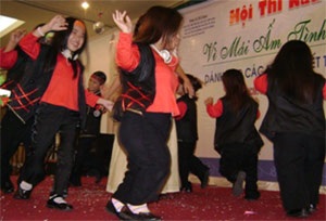 Ngày hội cho trẻ em không gia đình và khuyết tật  - 7