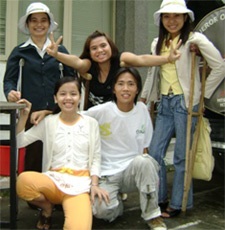 Ngày hội cho trẻ em không gia đình và khuyết tật  - 9