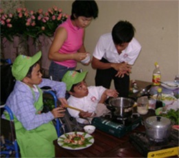 Ngày hội cho trẻ em không gia đình và khuyết tật  - 2