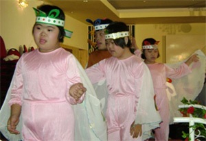 Ngày hội cho trẻ em không gia đình và khuyết tật  - 4