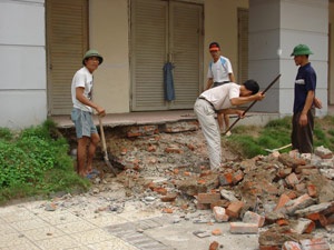 “Nham nhở” làng quốc tế Thăng Long - 1 “Nham nhở” làng quốc tế Thăng Long - 1