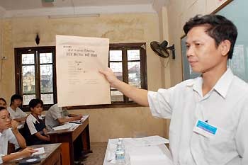 Chùm ảnh ngày đầu tiên thi đại học - 7