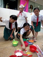 Tô màu bức tranh dài nhất Việt Nam - 10