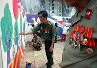 Tô màu bức tranh dài nhất Việt Nam - 3