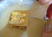 Rắc vàng vào món ăn, lợi hại đến đâu? - 1