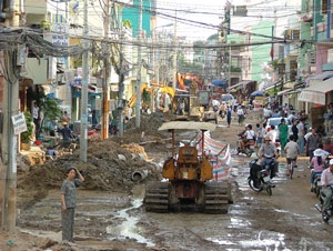 Thi công cẩu thả, công nhân vòi tiền dân - 1