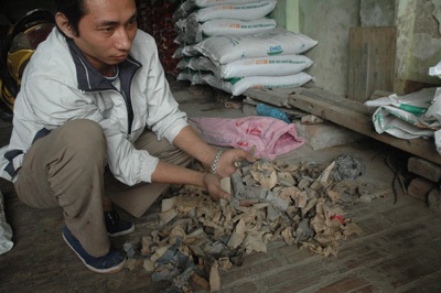 Đột nhập làng pháo lậu - 1