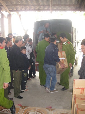 Đột nhập làng pháo lậu - 2