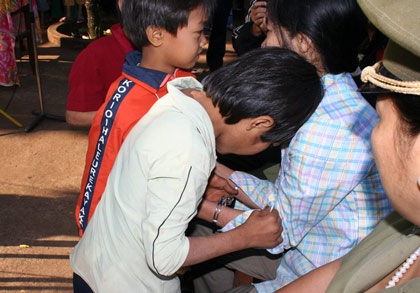 Những hình ảnh day dứt tại phiên xử vụ bạo hành cháu Hảo - 11