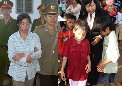 Những hình ảnh day dứt tại phiên xử vụ bạo hành cháu Hảo - 3