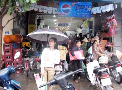 Giờ G, bia Hà Nội “cháy” trên đất Vinh - 1 Giờ G, bia Hà Nội “cháy” trên đất Vinh - 1