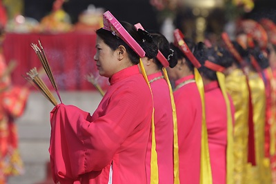 Gò Đống Đa khai hội trong tiết xuân đẹp - 7