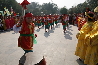 Gò Đống Đa khai hội trong tiết xuân đẹp - 6