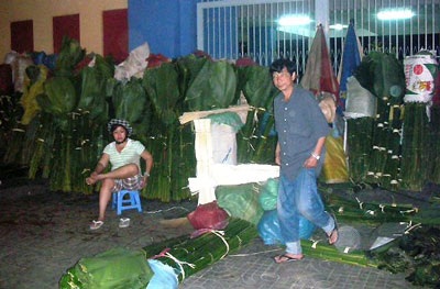 Nhộn nhịp “thị trường” bánh chưng tết - 1 Nhộn nhịp “thị trường” bánh chưng tết - 1