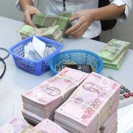 Nhân viên địa ốc “nhăn nhó” vì thưởng Tết - 1 Nhân viên địa ốc “nhăn nhó” vì thưởng Tết - 1