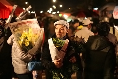 Chợ hoa đêm cuối năm - 12