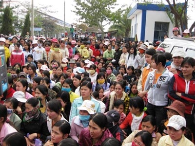 UBND tỉnh chỉ đạo giải quyết vụ đình công tại Cty TNHH giày Sunjade - 1