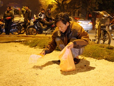 Ngày bế mạc, phố hoa thành... phố rác - 6 Ngày bế mạc, phố hoa thành... phố rác - 6