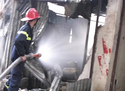 Cháy lớn tại phố Nguyên Hồng - 4 Cháy lớn tại phố Nguyên Hồng - 4