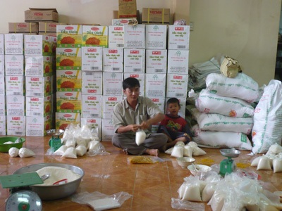 Chùa Phật học chăm lo tết cho người nghèo - 1 Chùa Phật học chăm lo tết cho người nghèo - 1