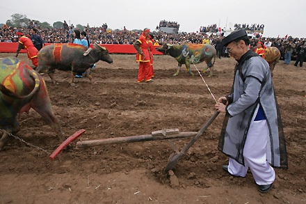 Vua đi cày trong lễ hội tịch điền Đọi Sơn - 16
