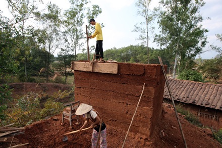 Mong manh tường đất - 17 Mong manh tường đất - 17