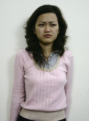 Nữ sinh viên cứa cổ nhân tình trong xe Lexus - 1