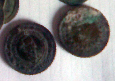 Trùng tu nhà thờ họ, phát hiện gần 80kg tiền cổ - 2