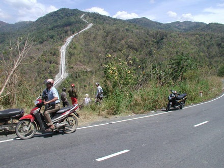 Hình ảnh tại hiện trường cứu hộ vụ tai nạn - 1 Hình ảnh tại hiện trường cứu hộ vụ tai nạn - 1