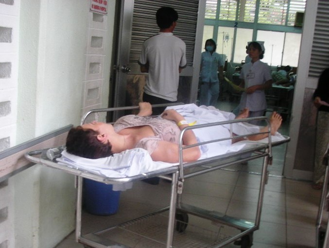 4 du khách cấp cứu tại Bệnh viện Chợ Rẫy thoát nguy hiểm - 1 4 du khách cấp cứu tại Bệnh viện Chợ Rẫy thoát nguy hiểm - 1