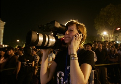 Giới trẻ Hà thành lần đầu tiên “không đèn” - 11