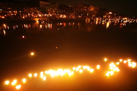 Vẻ đẹp Hội An trong ánh “đèn dầu” - 14 Vẻ đẹp Hội An trong ánh “đèn dầu” - 14