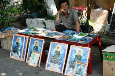 Chen vai đi xem tượng Phật ngọc - 3