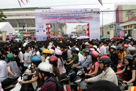 Chiêm ngưỡng hoa anh đào thật giữa Hà Nội - 18